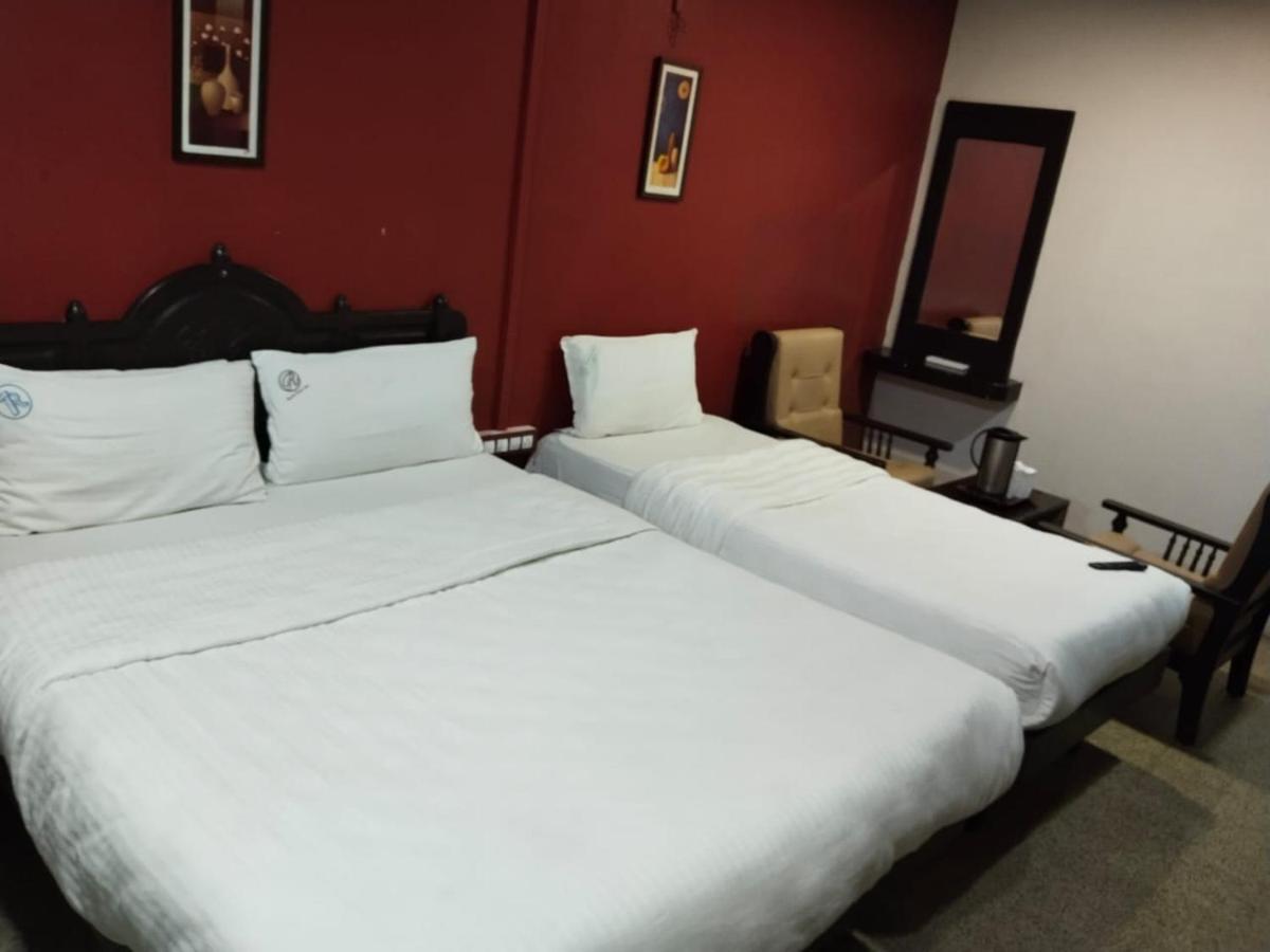 Hotel Seven Roads Кодайканал Экстерьер фото